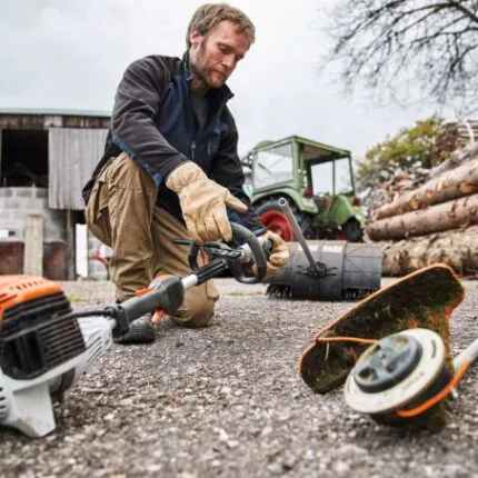 KOMBITÖÖRIIST STIHL FS-KM MURUTRIMMER C26-2 TRIMMIPEAGA